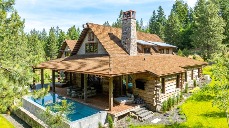 Cabin in the Woods custom home in Idaho